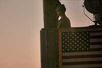 Vigilancia de presos extranjeros en la base de Guantnamo, en Cuba. Bill Goodman, director de Asuntos Legales del Centro para Derechos Constitucionales, dijo a La Jornada que la prisin es un ejemplo ms de "la falta de legalidad" de la poltica blica del presidente George W. Bush. "En el lugar priva la detencin indefinida, la tortura y la persecucin", asegur