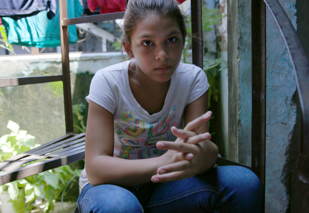 Cuando un miembro de una pandilla en Honduras le dijo a Elena que fuera su novia, y a pesar de que solo tena 11 aos, ella saba que no lo poda rechazar.