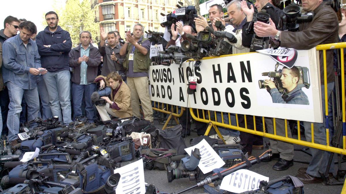 Protesta ante la embajada de EEUU en Madrid tras el asesinato de Jos Couso