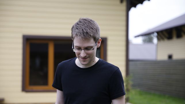 Edward Snowden, ex analista de la CIA, destap el impresionante alcance de la vigilancia masiva a escala mundial  PHOTOS COURTESY OF RADiUS-TWC