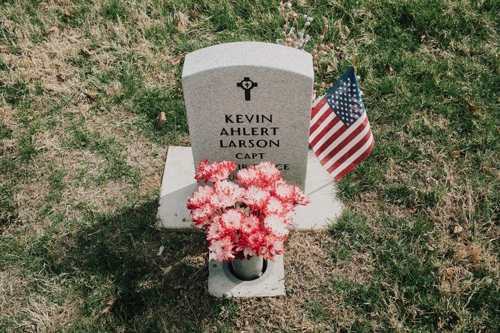 El capitán Larson dejó un mensaje en video a su familia antes de morir. Foto Mason Trinca para The New York Times