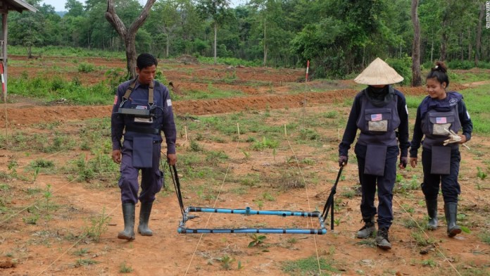 Laos: legado de 80 millones de bombas estadounidenses sin detonar - CNN
