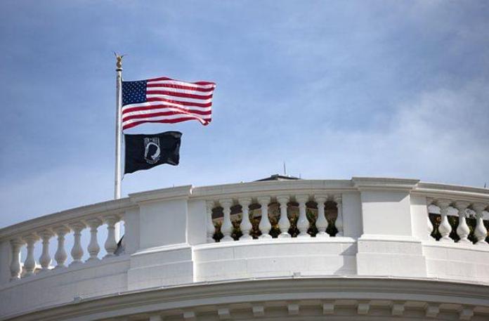 La bandera de POW / MIA todava vuela alto a pesar de las preguntas |  Noticias de EE. UU.
