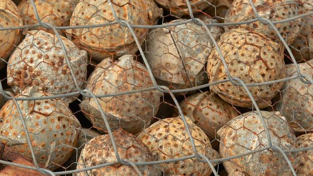 Las bombas de racimo estadounidenses siguen plagando a Laos despus de la guerra de Vietnam - CBS News